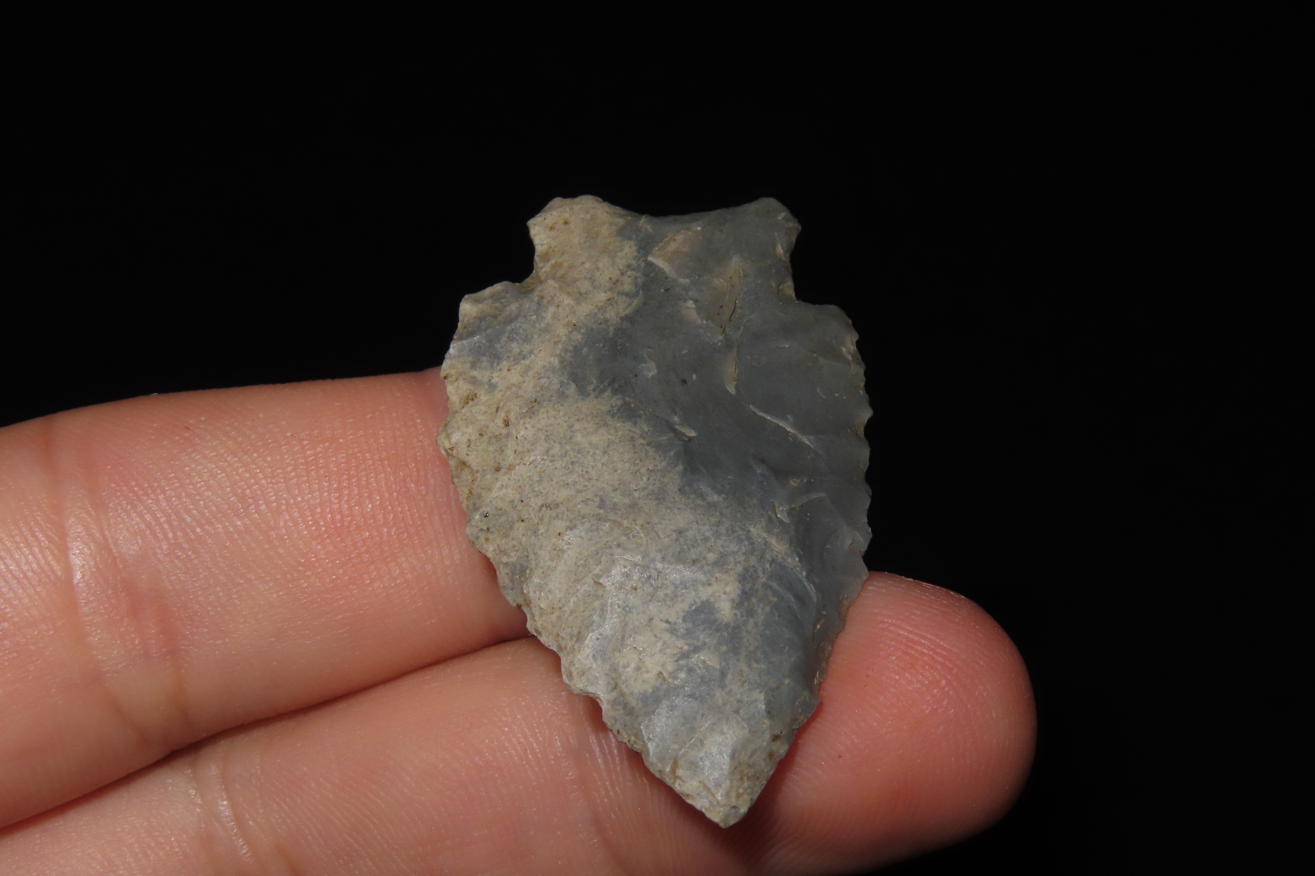 Two Tone Blue & White Serrated Kirk found in Wayne County Kentucky. Indian Arrowhead, Artifact.