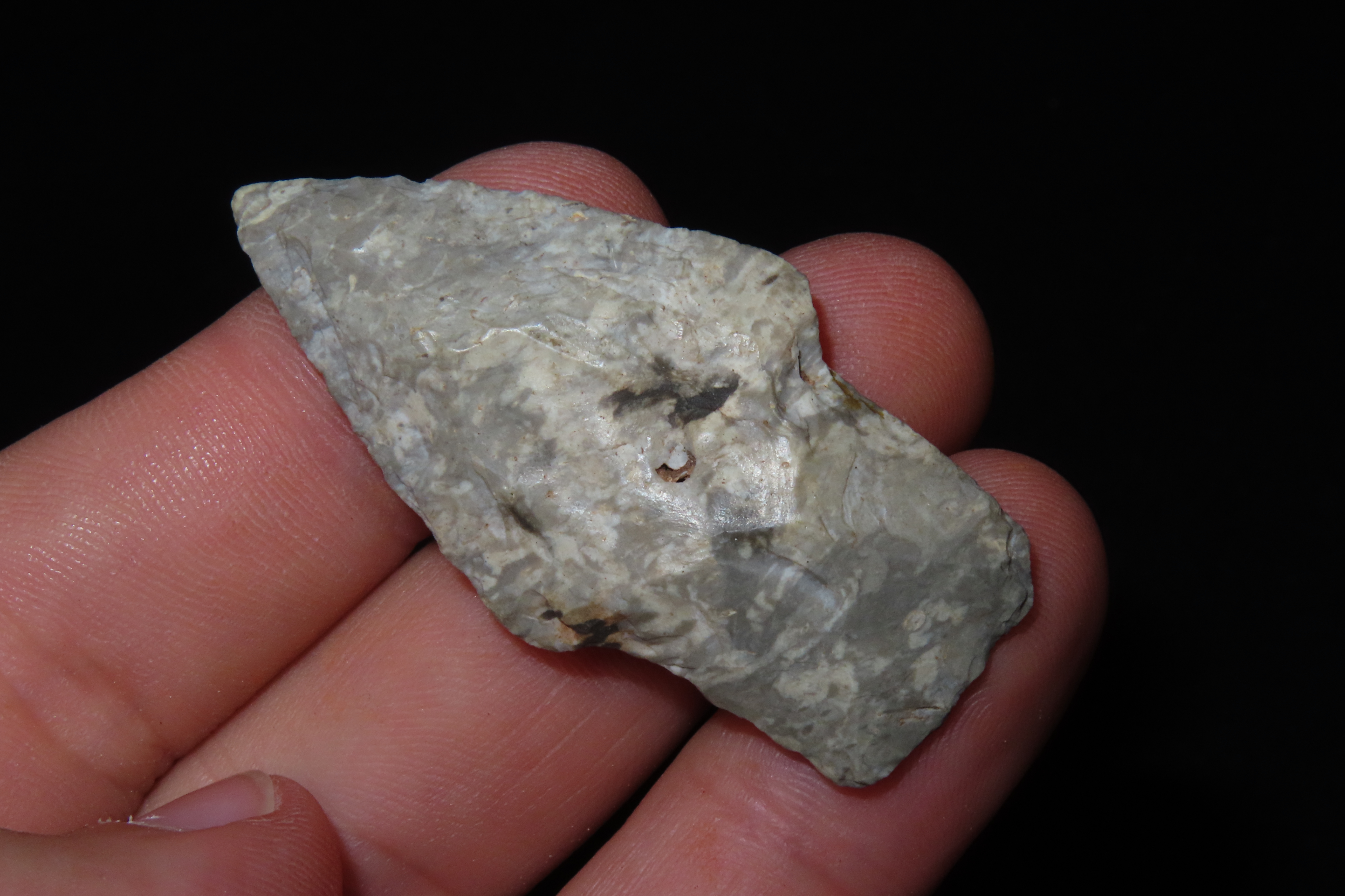 Colorful Scottsbluff found in Oklahoma. Diamond Cross Section, Nicely ground basal Edges. Great Color and amazing patina.