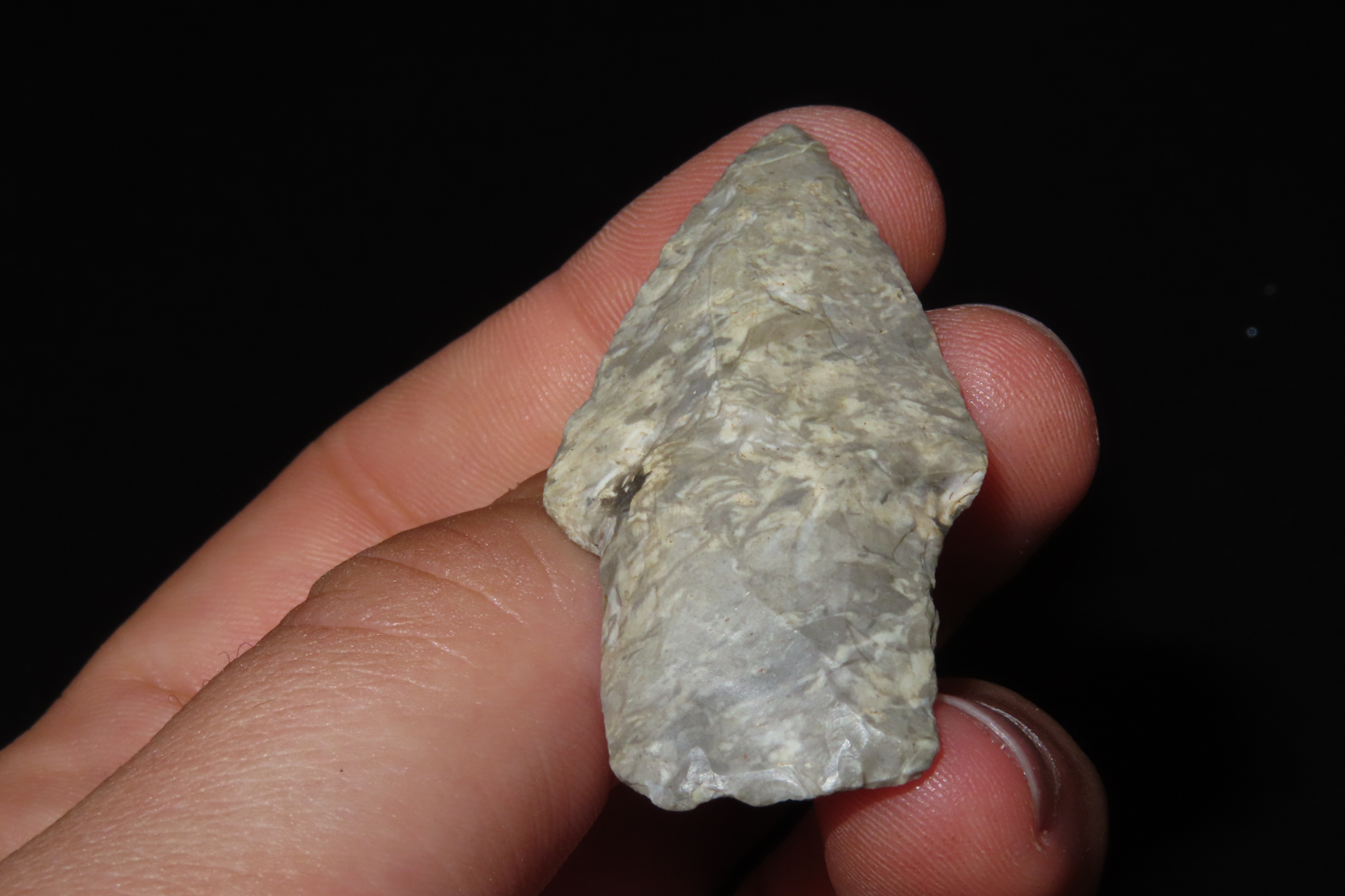 Colorful Scottsbluff found in Oklahoma. Diamond Cross Section, Nicely ground basal Edges. Great Color and amazing patina.