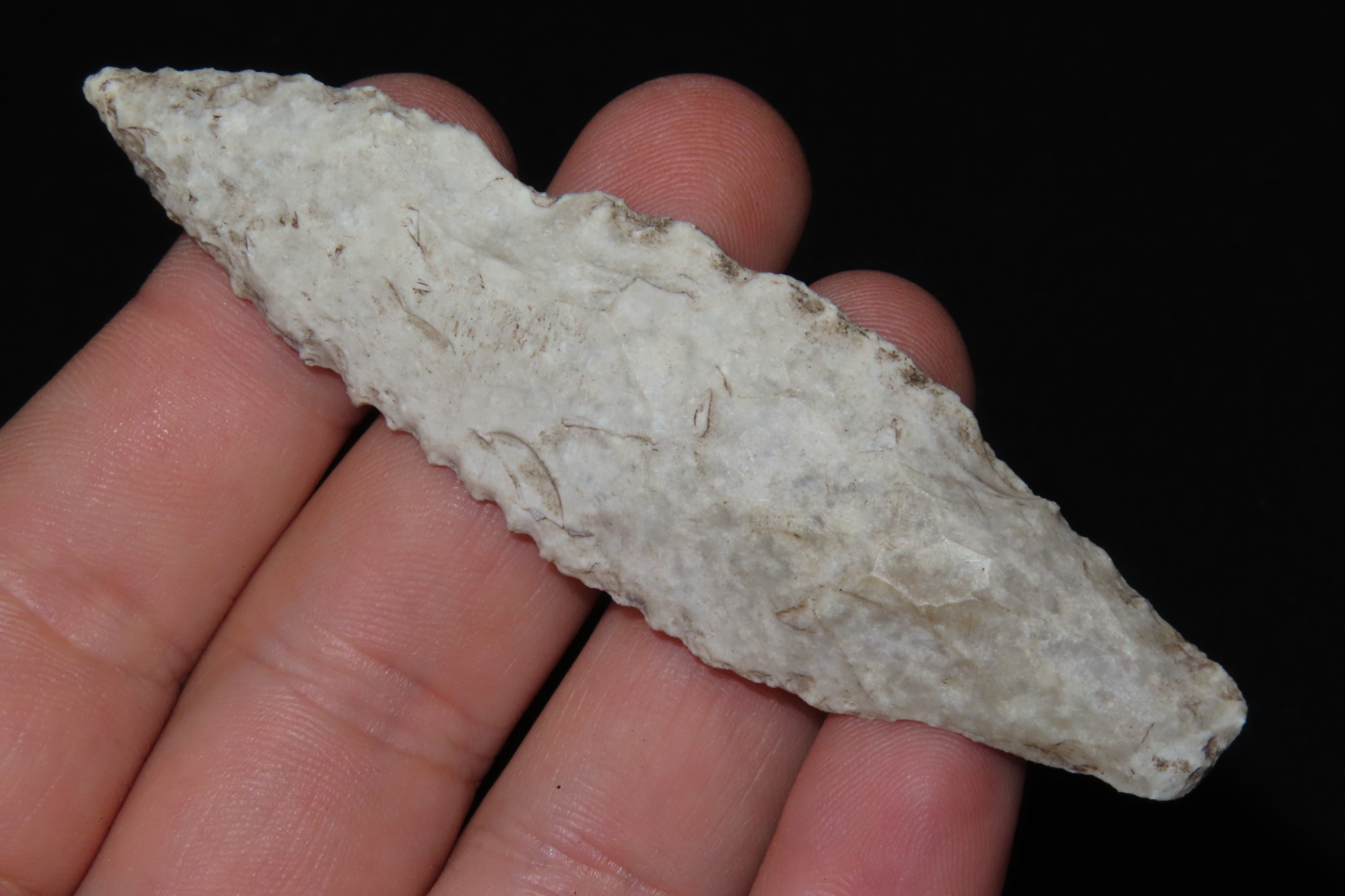 Outstanding 3 1/2" Angostura, Kerr County Texas. Ex Dr. Ted Raurk, Ex Tom Davis. Indian Arrowhead. Artifact.
