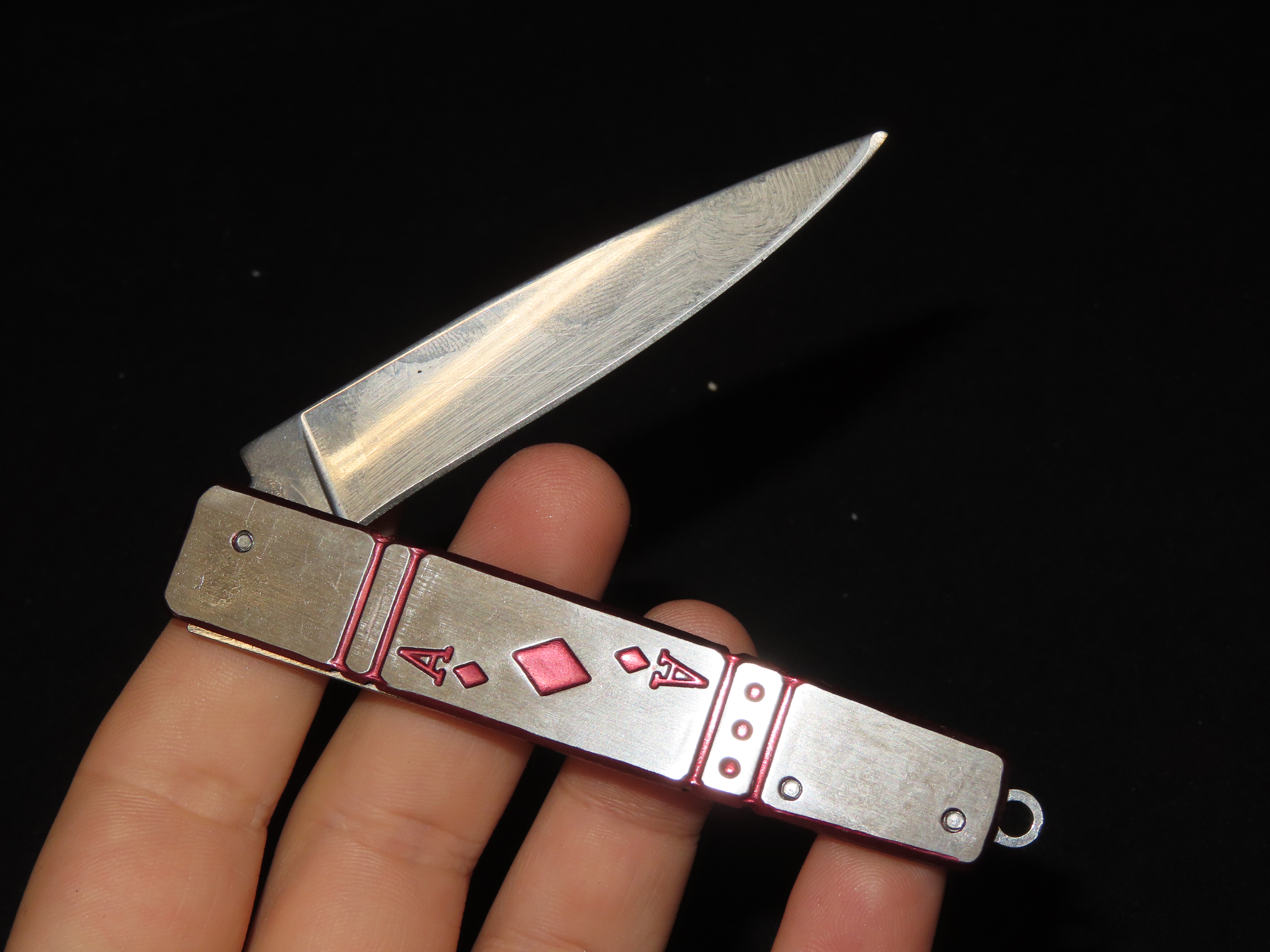 Pair of Poker Player Pocket Knives, Ace of Spades / Diamonds, Single Blade Folding Knife, Un-Used Like New