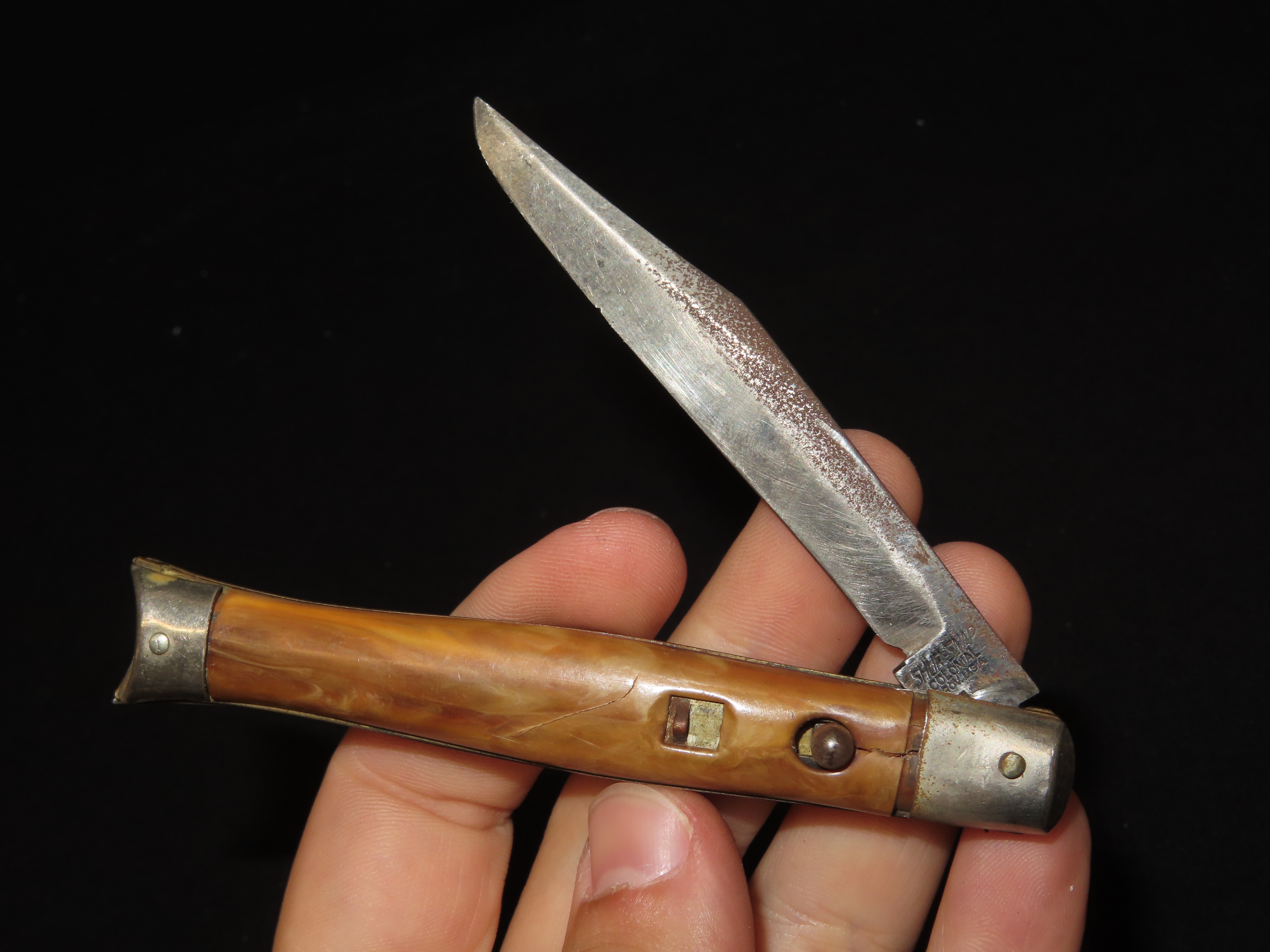 Vintage Pocket Knife, Stilleto, Shur Snap, Colonial Brand. USA made.