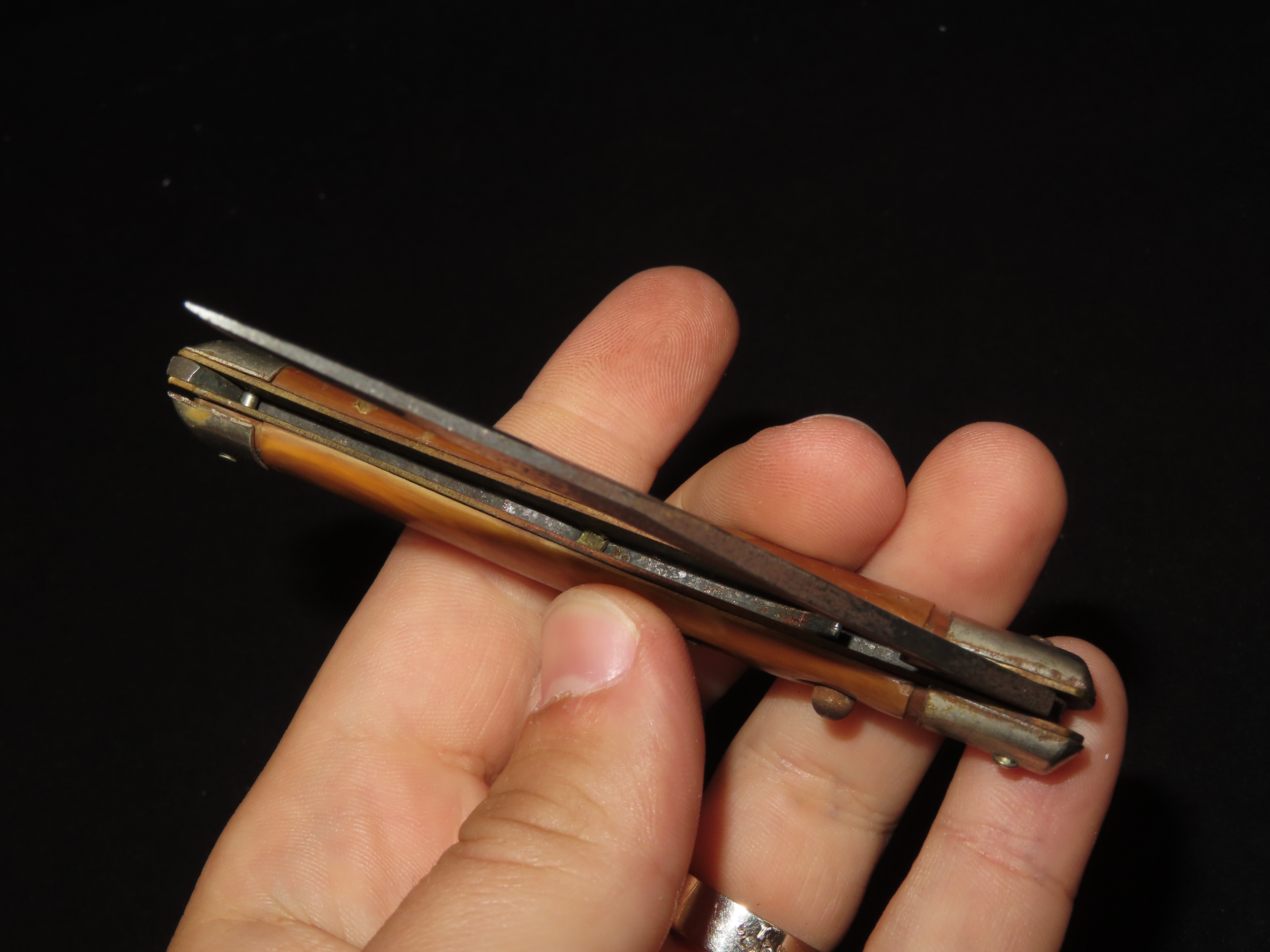 Vintage Pocket Knife, Stilleto, Shur Snap, Colonial Brand. USA made.