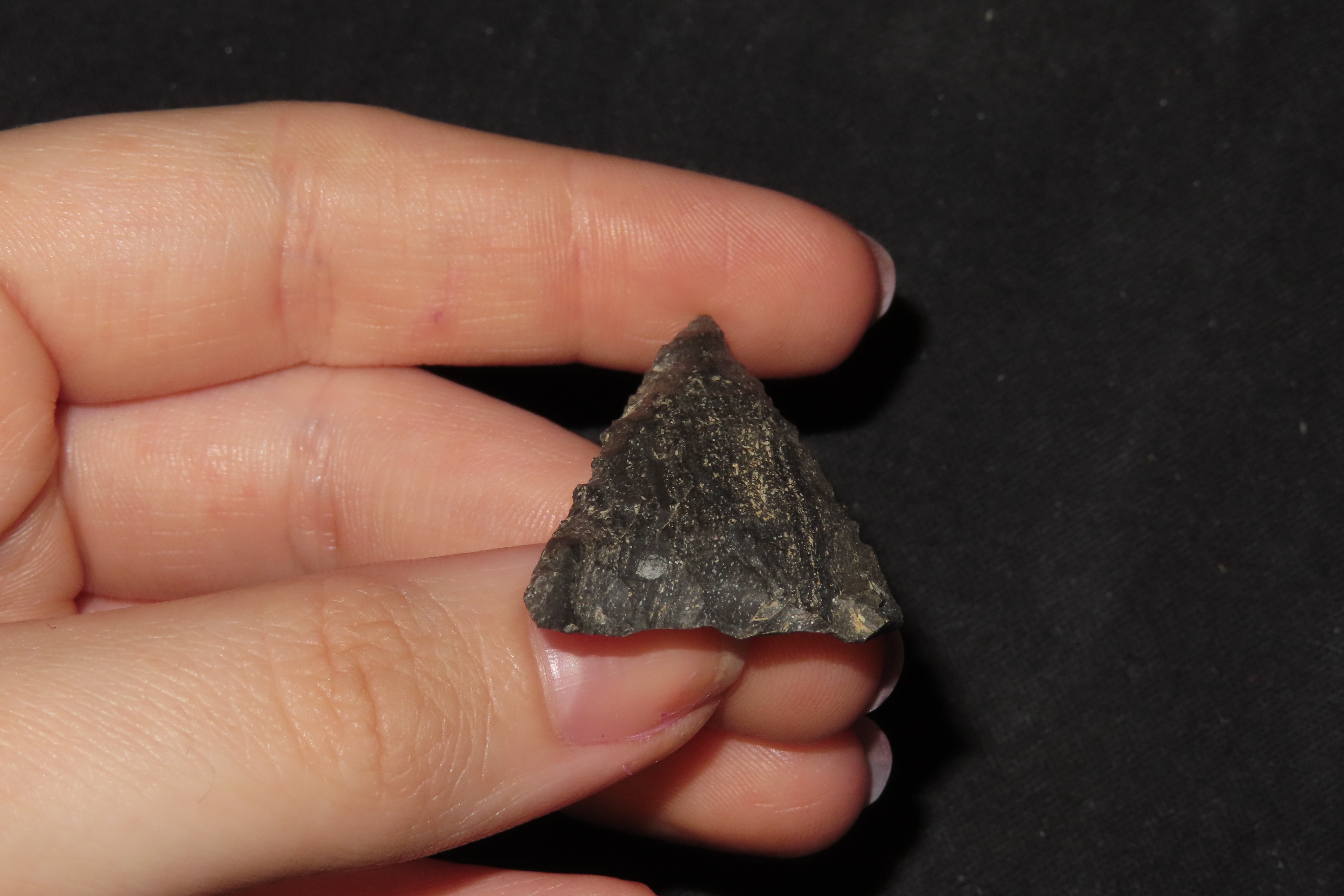 Fine New York Lenannah Triangle / Madison. Finely Flaked with a Needle Tip. Indian Arrowhead, Artifact.