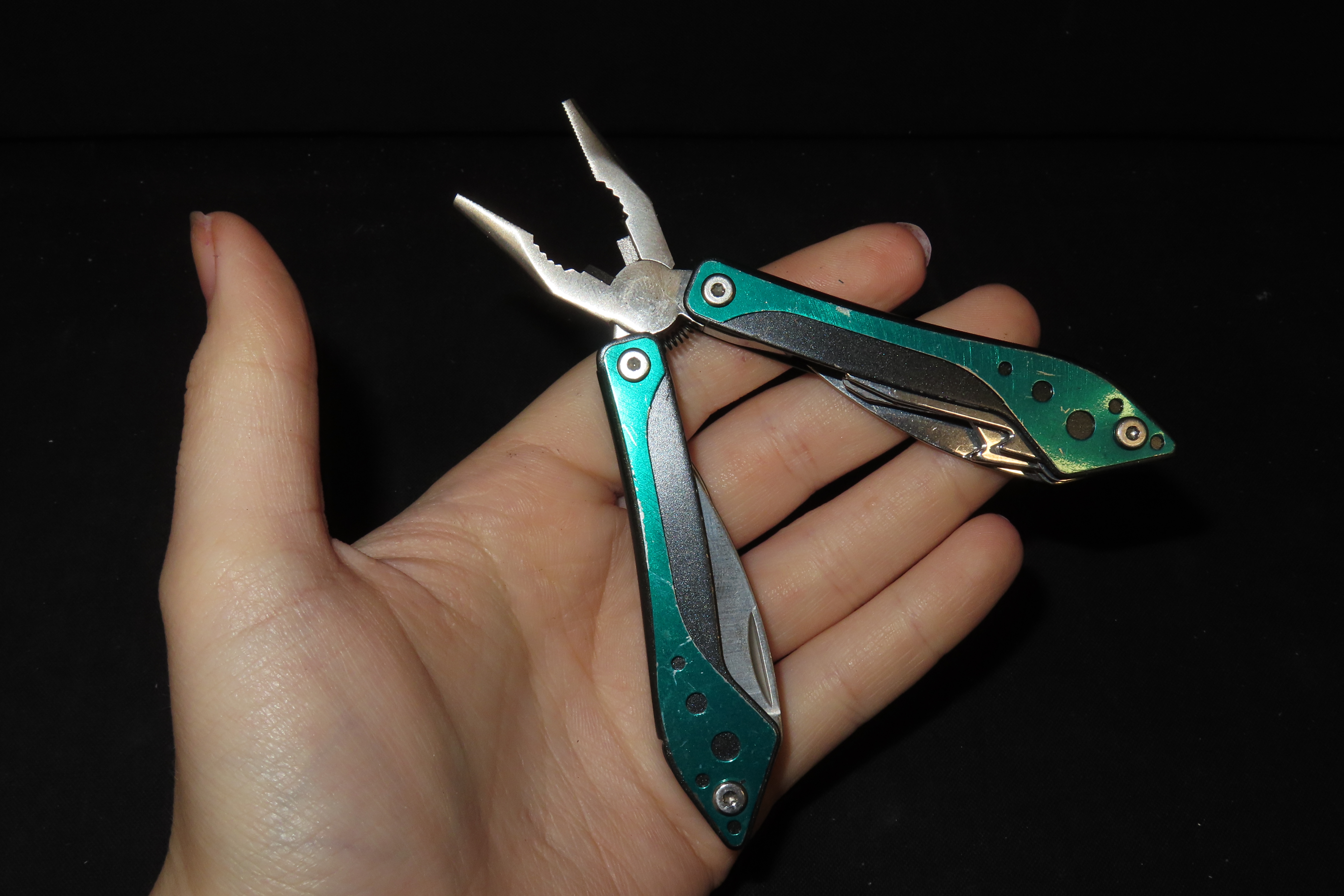 Lot of 5 New Cabela's Brand Pocket Knife Multi Tools, Pliars, Knife, Flat & Phillips Screwdriver, Scissors, Can Opener, Saw. New & Unused.
