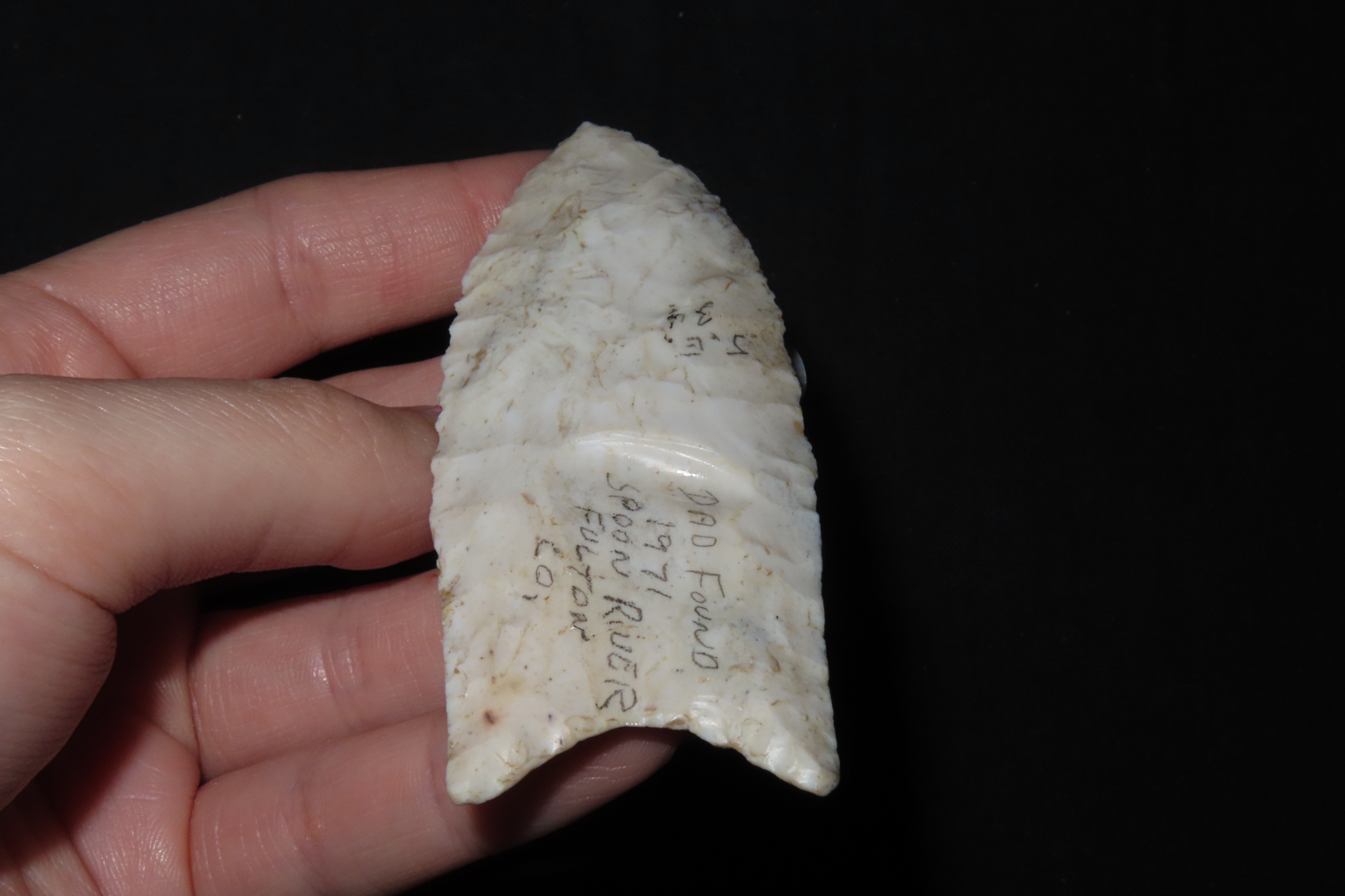 3 7/16" Clovis, Putty COA, Granger COA, Avon Chert, Fulton Co., Illinois, Found by Jerry Edwards, Ex. D. Dean Mesnard Jr.