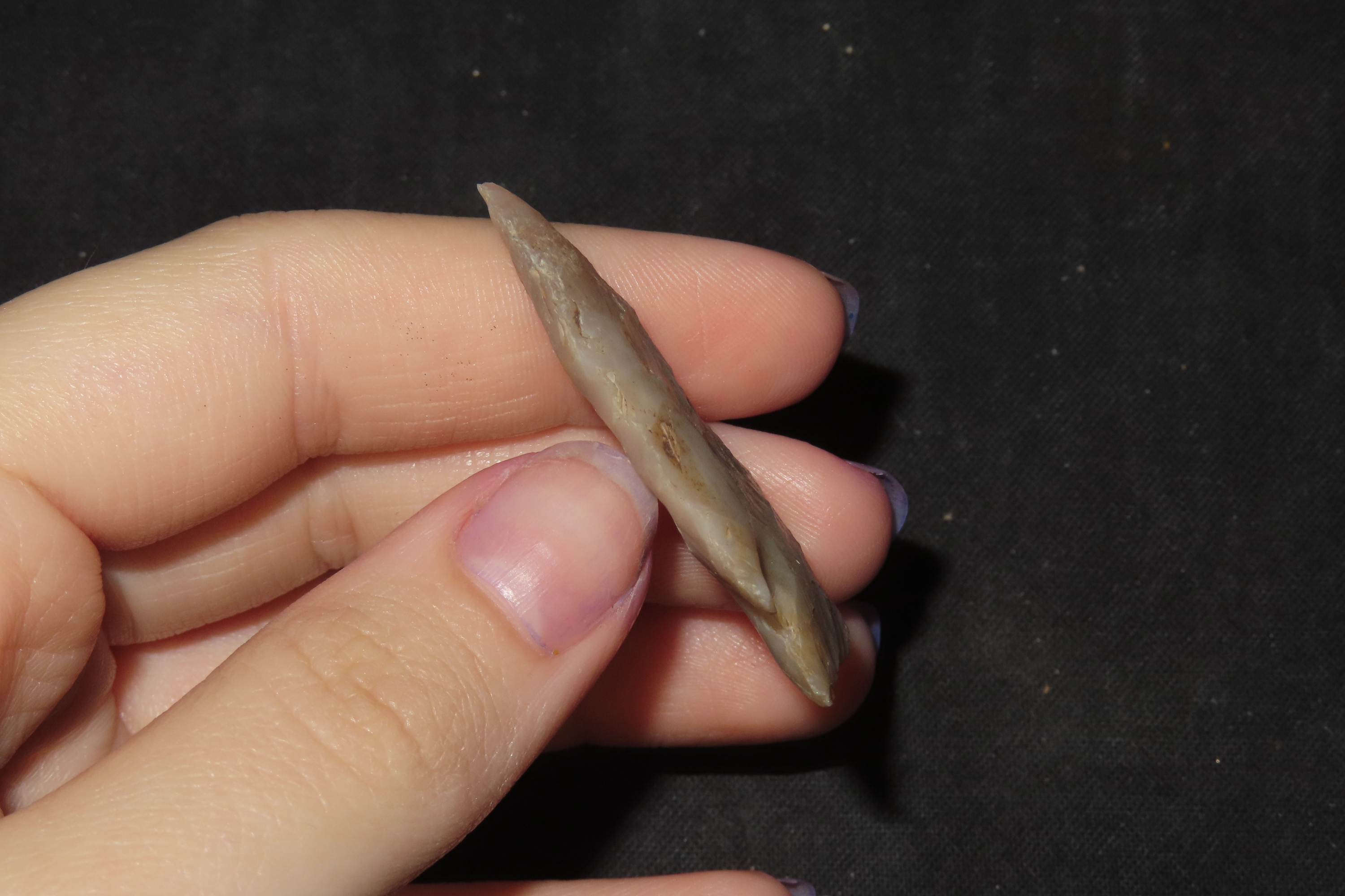 1 3/4" Corner Notch, Chalcedony Agate, North Dakota