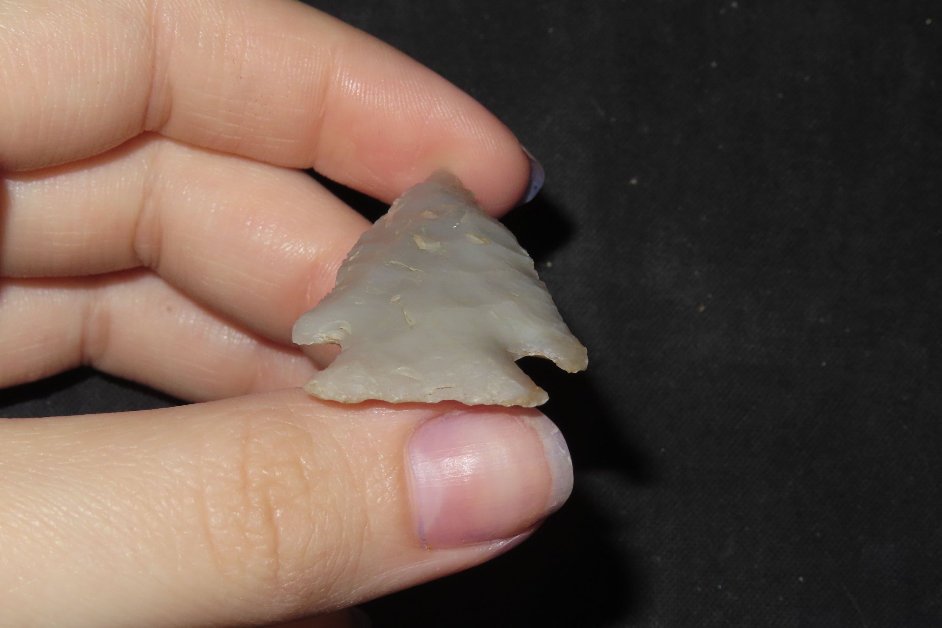 1 3/4" Corner Notch, Chalcedony Agate, North Dakota
