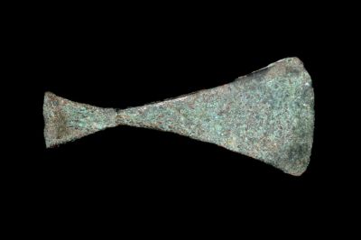 Chimu Copper mantle Ornament from Peru, ca. 1100-1450AD. A choice Chimu copper mantle ornament 