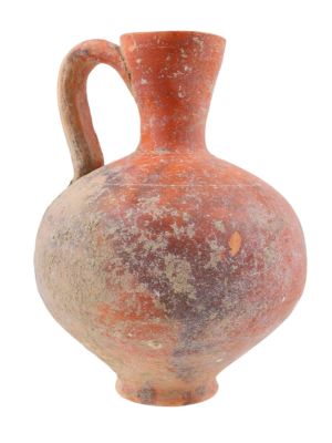 A LATE GREEK OR EARLY ROMAN TERRACOTTA JUG WITH HANDLE, CA. 100 BC - 100 AD. A small terracotta