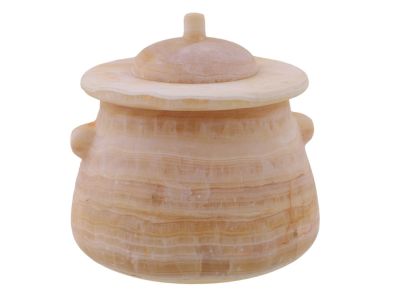 A MIDDLE-EASTERN ALABASTER PYXIS, CA. 800 BC. An alabaster pyxis from the Middle East, of a