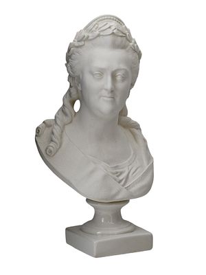 A BUST OF CATHERINE II, RUSSIAN IMPERIAL PORCELAIN FACTORY. Porcelain bust of Catherine II on a 