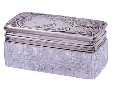 A RUSSIAN SILVER-MOUNTED CUT-CRYSTAL BOX BY LUBAVIN, 1900. Cut glass engraved with Russian-style 