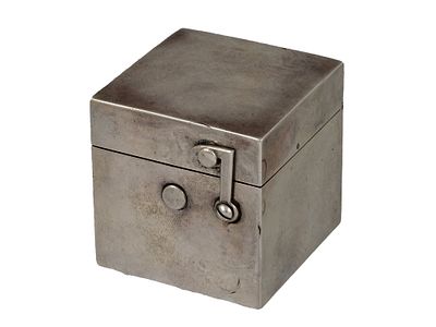 A RUSSIAN IMPERIAL SILVER TRAVEL INKWELL BY ERIK KOLLIN. A Russian cube-shaped silver travel 