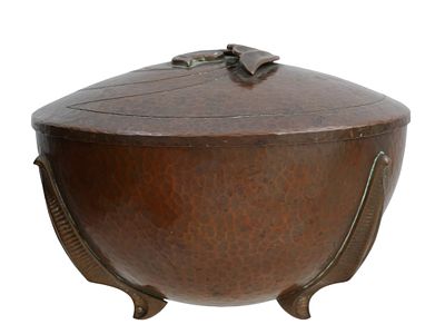 ARTS & CRAFTS HAND-HAMMERED COPPER BOWL BY REYEM CRAFT, 20TH C. Reyem Craft arts & crafts hand 