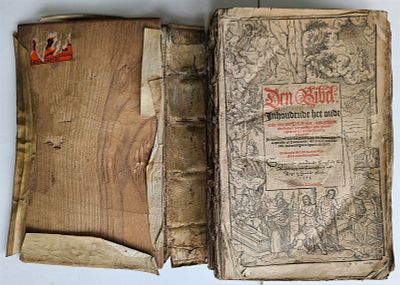 1565 BIBLE IN DUTCH ILLUSTRATED 16TH CENTURY ANTIQUE FOLIO VELLUM BOUND RARE. [BIBLIA 