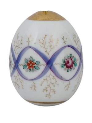A RUSSIAN IMPERIAL PORCELAIN FACTORY EASTER EGG, CA. 1900. A Russian Easter porcelain made by