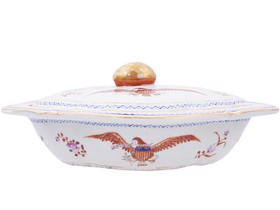 A CHINESE EXPORT PORCELAIN VEGITABLE BOWL FOR THE US MARKET, 19 C. A Chinese export