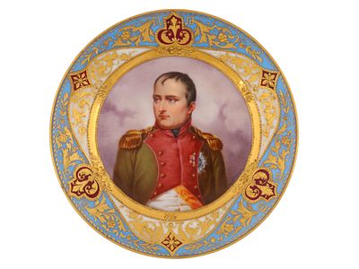 A PORCELAIN PORTRAIT PLATE OF NAPOLEON BONAPARTE, DRESDEN, GERMANY, LATE 19TH CENTURY. A fine