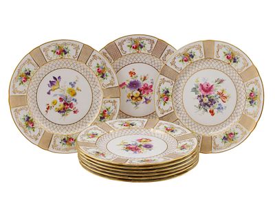A SET OF NINE HAND-PAINTED ROYAL DOULTON PORCELAIN PLATES FOR W. H. PLUMMER, EARLY 20TH CEN. A 