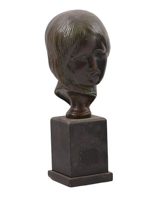 A SIGNED HILDA KRISTINA GUSTAFSON-LASCARI (1885-1937) BRONZE BUST OF A WOMAN, 1927. A Hilda 
