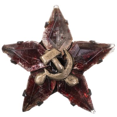 A RARE EARLY SOVIET BADGE "RED STAR". Derbilkovsky Promvoenkhoz, 1920s–1930s. Pressed tin and 