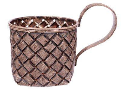A RUSSIAN SILVER TEA GLASS HOLDER AS A WOVEN BASKET. Of cylindrical form with a flat base and 