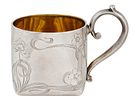 A PARCEL-GILT RUSSIAN SILVER TEA GLASS HOLDER, CIRCA 1900. Of square section with softly rounded Изображение - 1