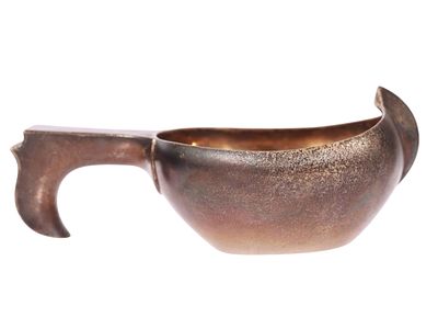 A RUSSIAN PARCEL-GILT SILVER KOVSH BY PAVEL OVCHINNIKOV, 1899 - 1908. Pavel Ovchinnikov, Moscow 