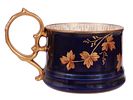 A RUSSIAN KORNILOV BROTHERS HAND-PAINTED GILT PORCELAIN TEA CUP. Of cylindrical form with Изображение - 1