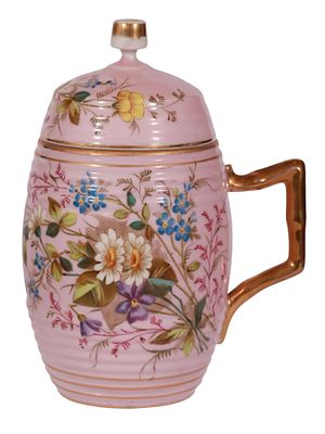 A KUZNETSOV FACTORY HAND-PAINTED AND GILT PORCELAIN LIDDED CUP, 1891 - 1917. A Russian Kuznetsov 