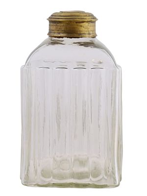 AN IMPERIAL RUSSIAN GLASS TEA CADDY WITH A BRASS LID, 1900. A large square glass tea caddy with 