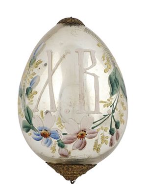 A RUSSIAN GLASS EASTER EGG, 19/20 CC. Russian Easter egg made of clear glass with a 