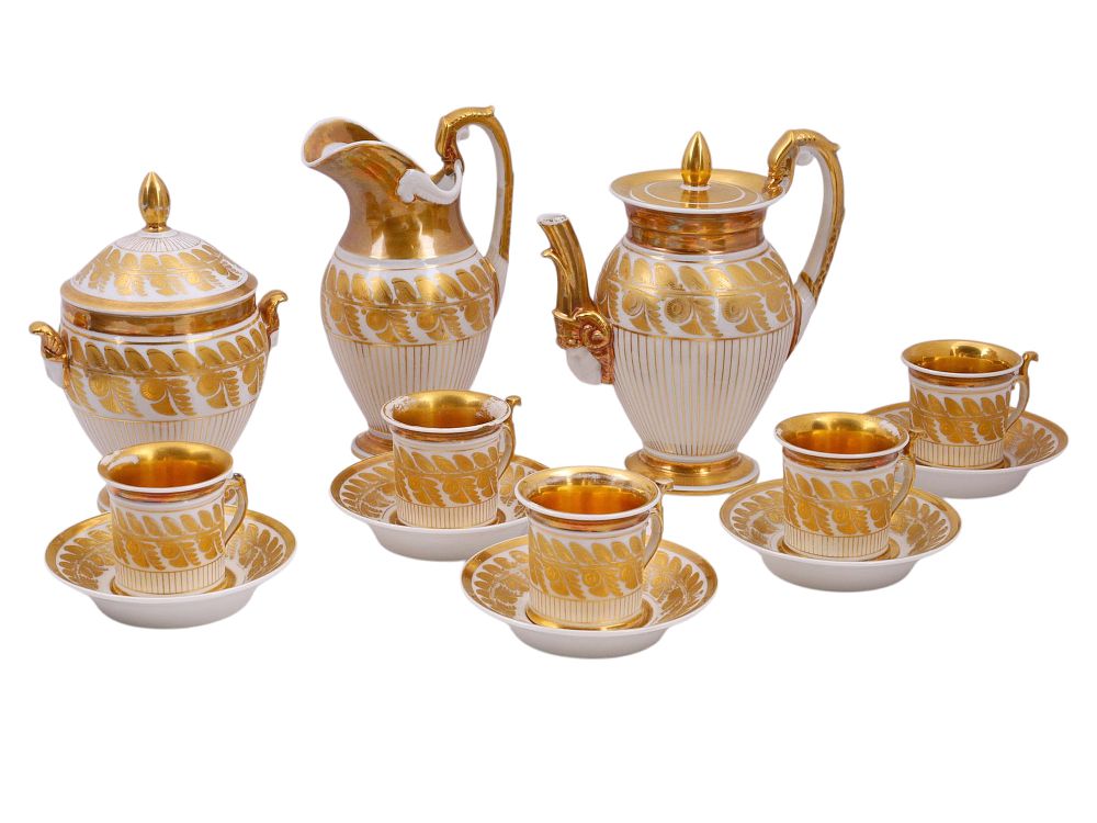 A SCHOELCHER PORCELAIN FACTORY, HAND-PAINTED PORCELAIN SET, EARLY 19TH CENTURY. A finely 