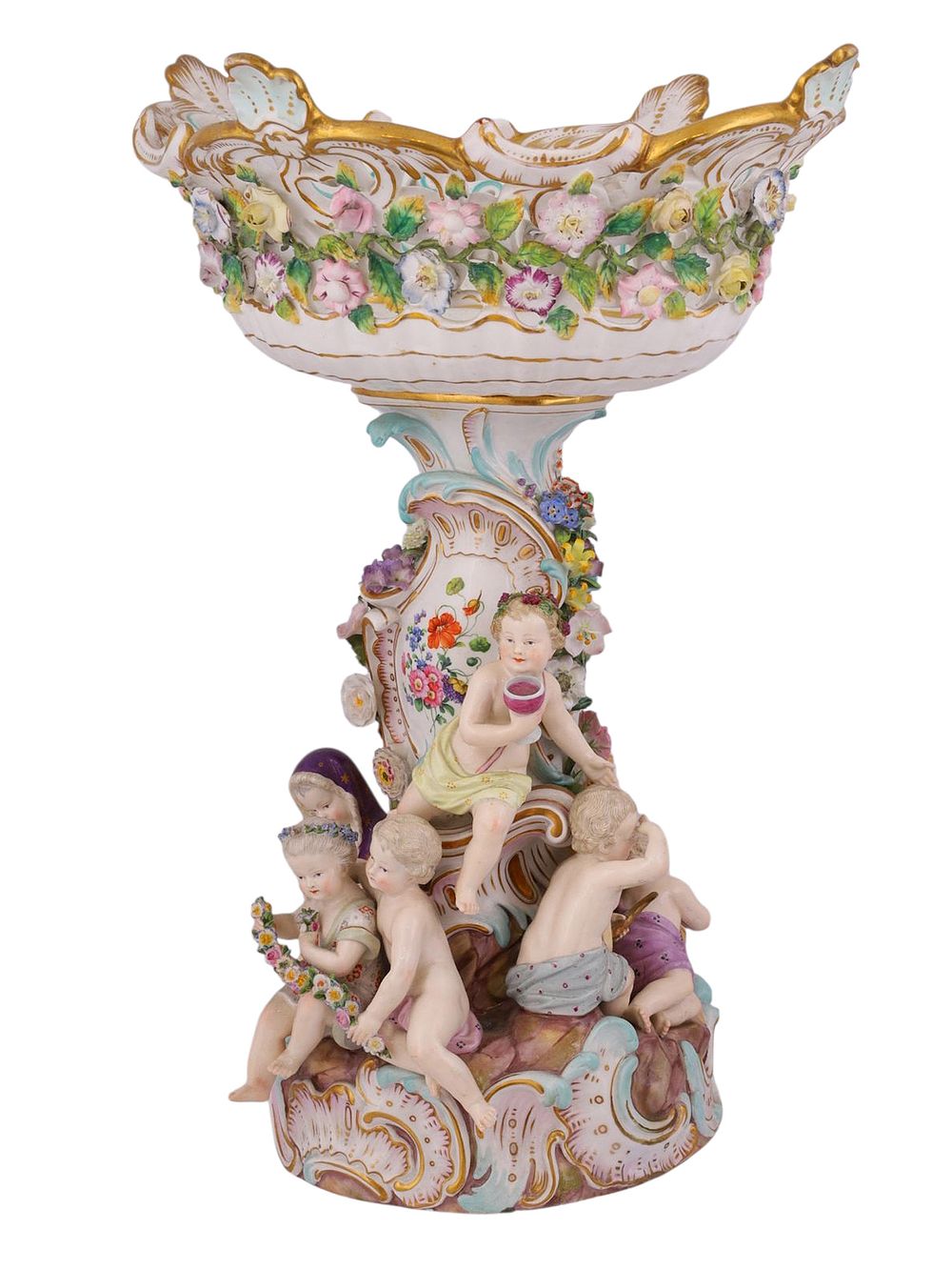 A MEISSEN PORCELAIN FRUIT BOWL, CA. 1910. The openwork oval basket with scrolling handles and 