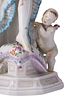 A MEISSEN PORCELAIN FIGURAL GROUP "DAME MIT AMOR" BY PAUL SCHEURICH, C. 1923. Modeled as an Изображение - 8
