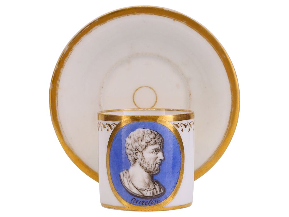 A FRENCH PORCELAIN CUP AND SAUCER WITH CLASSICAL PORTRAIT MEDALLION, FRANCE, EARLY 19TH CENTURY. 