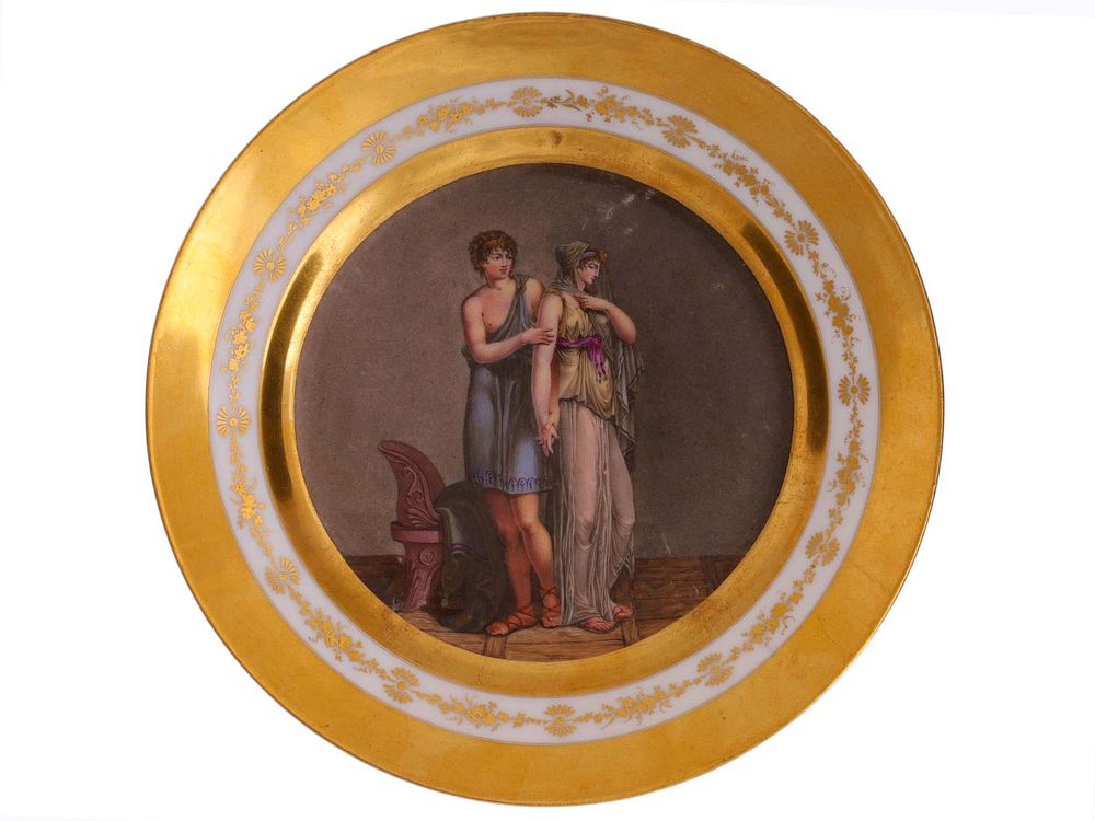 AN EARLY FRENCH PORCELAIN PLATE, 19TH CENTURY. Early 19th-century porcelain plate decorated with 