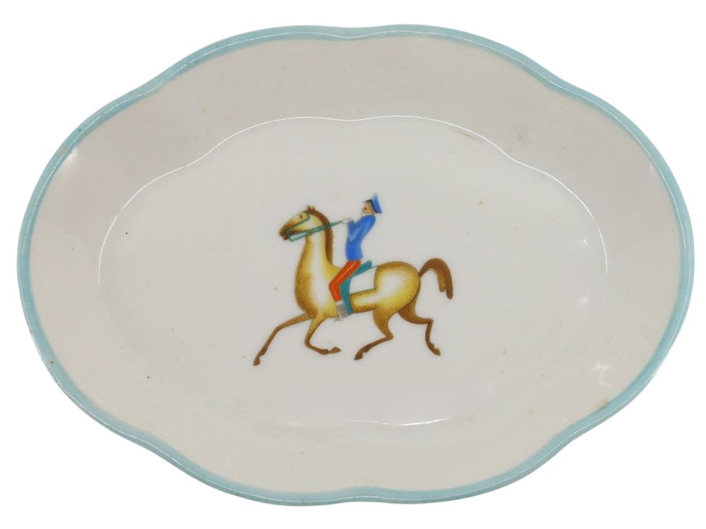 ITALIAN PORCELAIN SAUCER OR SMALL DISH, RICHARD GINORI, DOCCIΑ, ITALY, MID 20TH CENTURY. An 