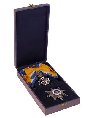 A DUTCH ORDER OF ORANGE NASSAU, GRAND CROSS CASED SET. A Dutch Order of Orange Nassau, Grand 