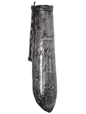 A RARE INDIAN BAZUBAND ARM GUARD, 18TH CENTURY. A rare Indian arm guard, or bazu band, is made 