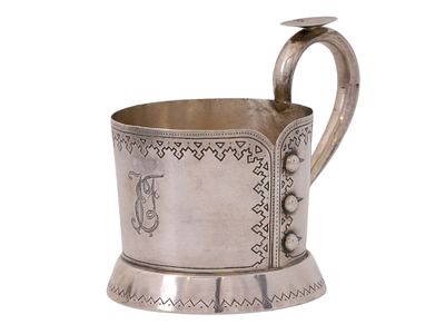 РУССКИЙ СЕРЕБРЯНЫЙ ПОДСТКАННИК В ФОРМЕ МАНЖЕТЫ С ПУГОВИЦАМИ. НЕИЗВЕСТНАЯ ЧАСТНАЯ МАСТЕРСКАЯ 