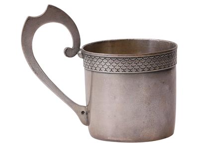РУССКИЙ СЕРЕБРЯНЫЙ ПОДСТАКАННИК В СТИЛЕ МОДЕРН. НЕИЗВЕСТНАЯ ЧАСТНАЯ МАСТЕРСКАЯ, МОСКВА, РОССИЯ 