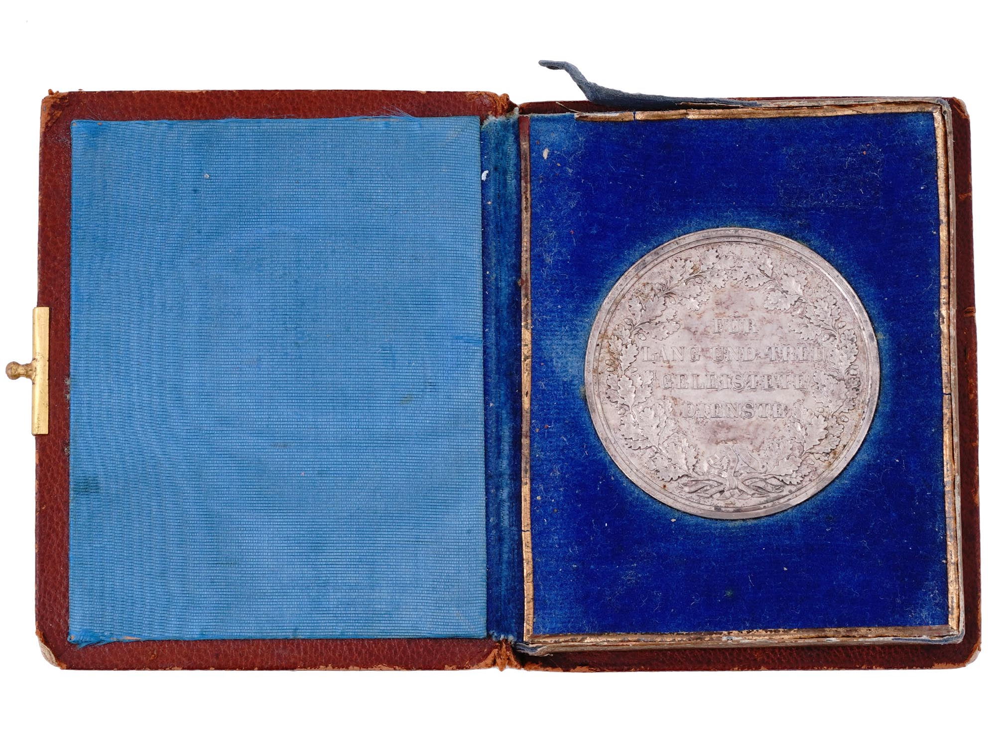 A CASED 1895 MUNICH LONG SERVICE TABLE MEDAL IN SILVER