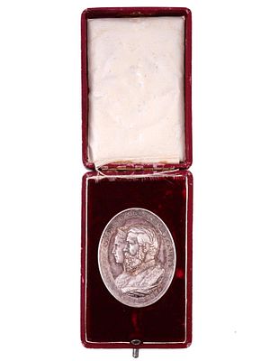 A BADEN GRAND DUKE 25TH WEDDING ANNIVERSARY SILVER MEDAL, CASED. Commemorative silver medal 