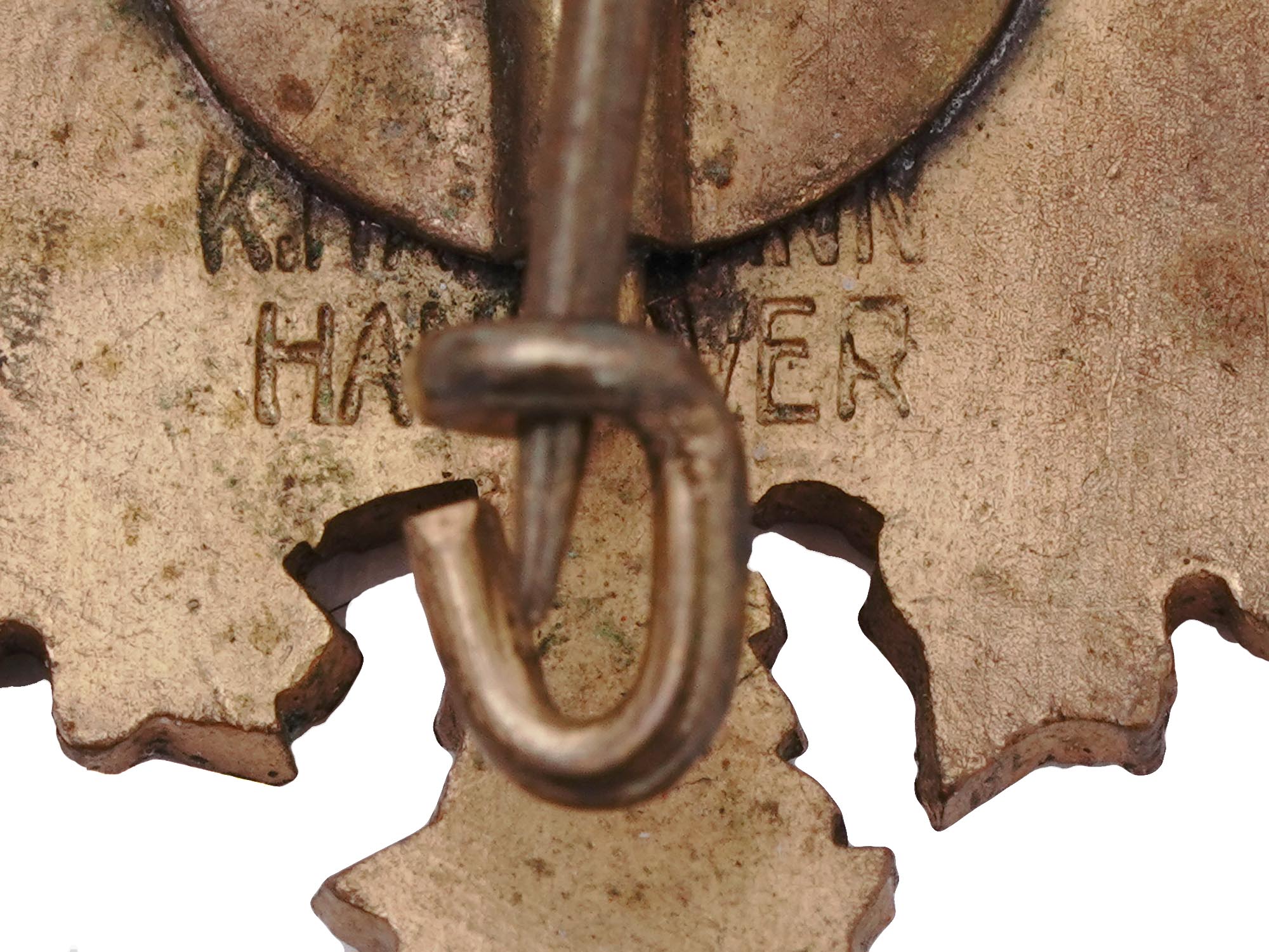 A 1915 GERMAN PROTESTANT WOMENS ASSOCIATION (DEUTSCHER EVANGELISCHE FRAUENBUND) PINBACK