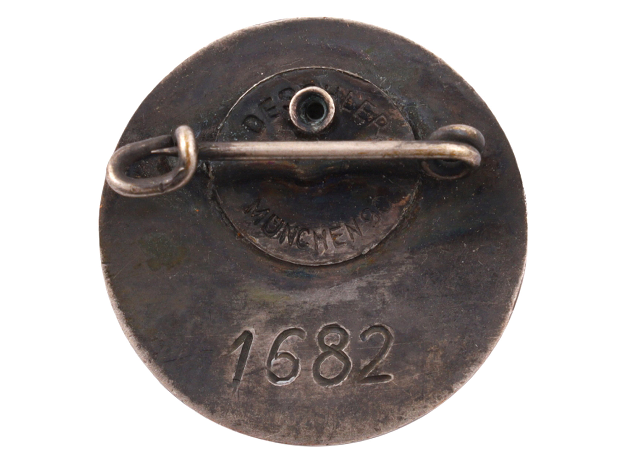 A GERMAN 'DER STAHLHELM 1919' BADGE, C. 1933