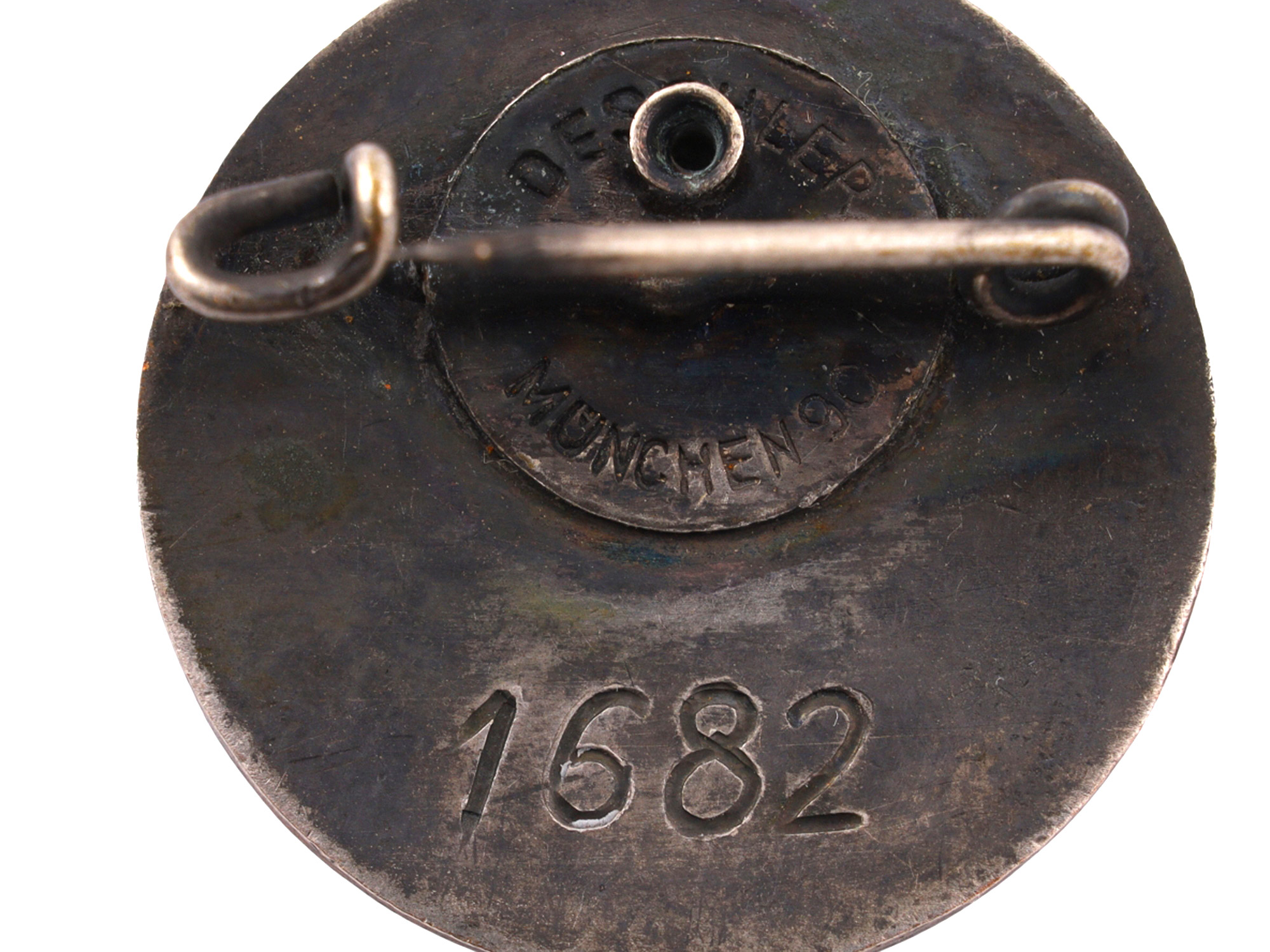 A GERMAN 'DER STAHLHELM 1919' BADGE, C. 1933