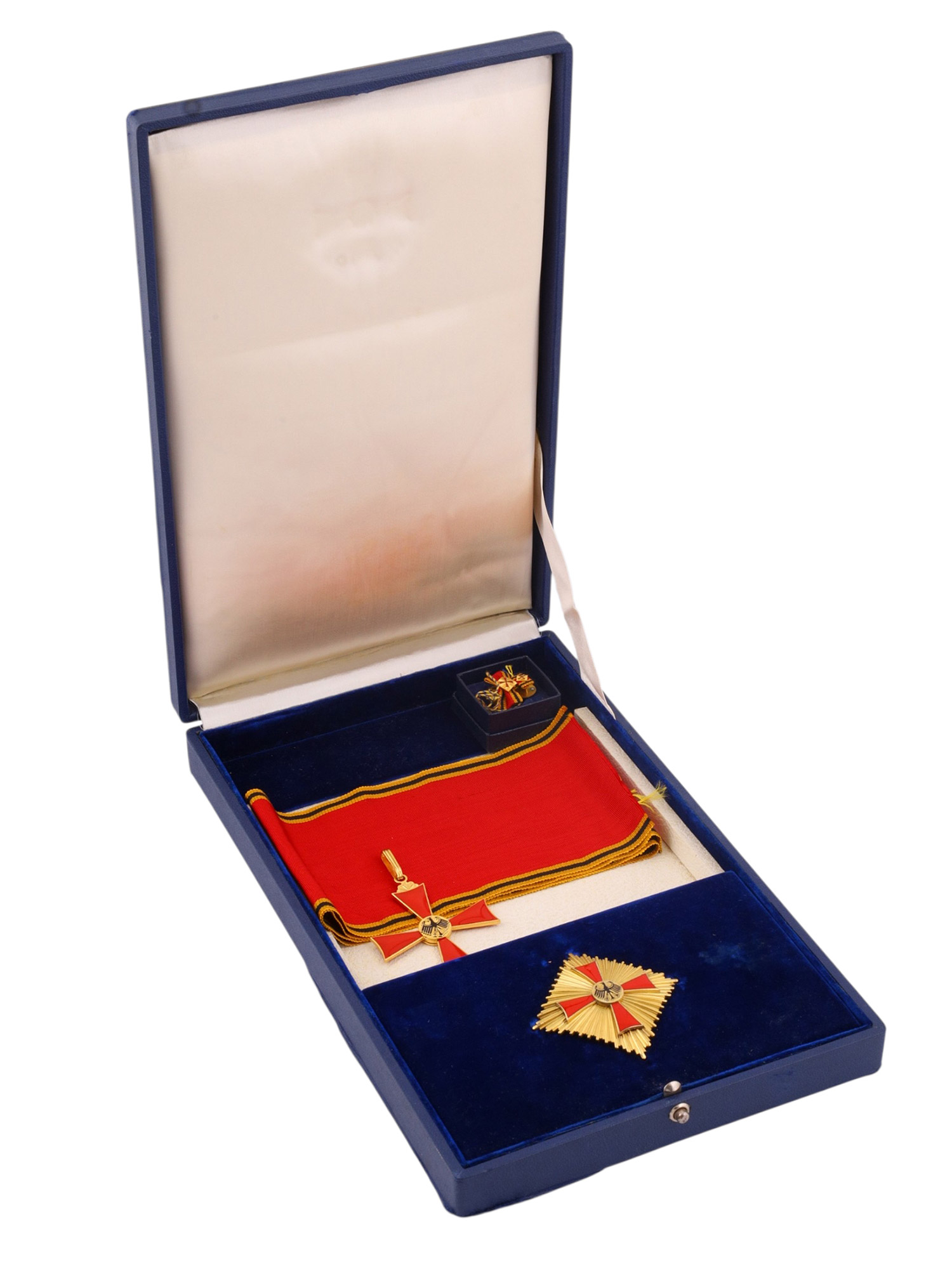 AN ORDER OF MERIT OF THE FEDERAL REPUBLIC OF GERMANY, GRAND CROSS SET, CASED