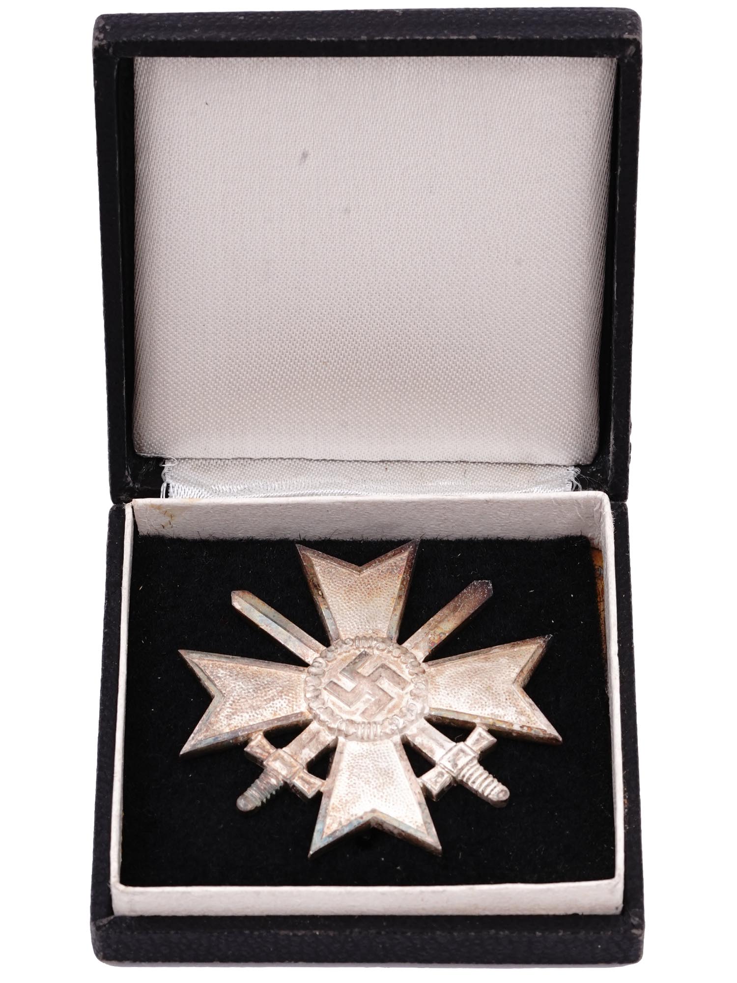 A GERMAN WAR MERIT CROSS FIRST CLASS WITH SWORDS (KRIEGSVERDIENSTKREUZ I. KLASSE MIT SCHWERTERN)